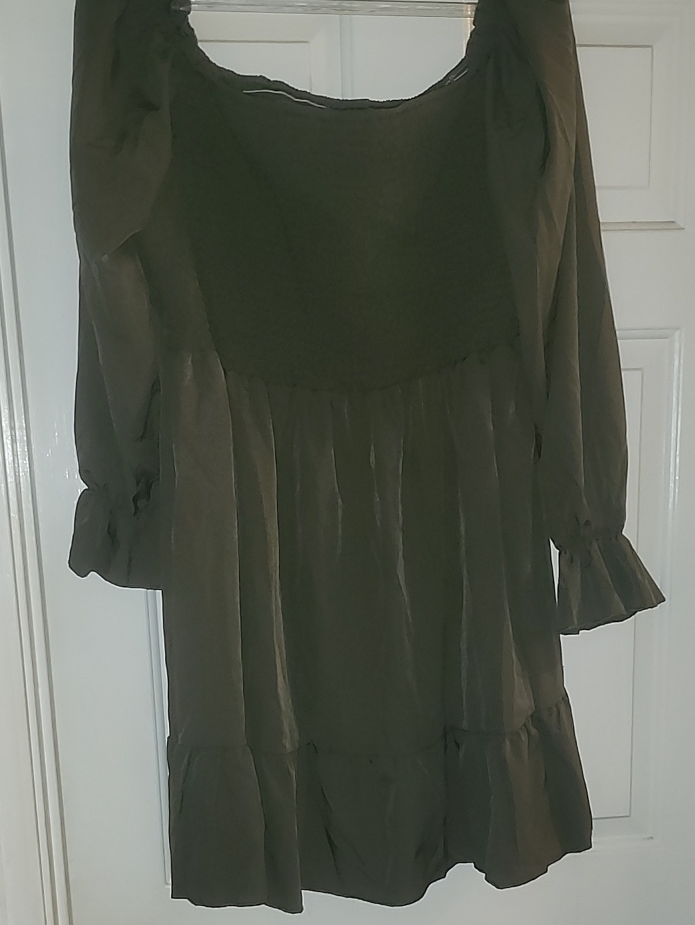 Women's Green Long-Sleeve Tiered Dress